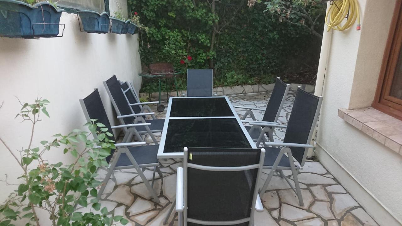 Un 2eme Etage A 300 Metres De La Mer, !